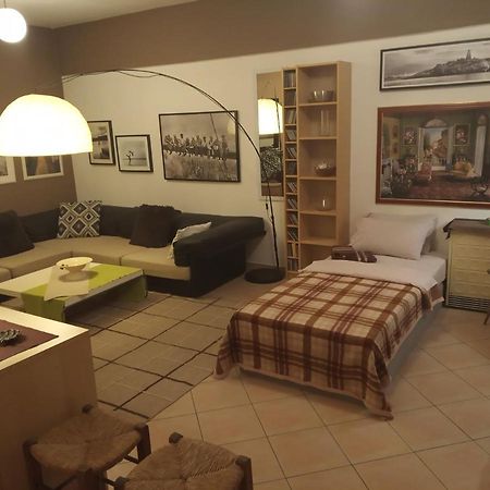 Spacious Cosy Apt テッサロニキ エクステリア 写真